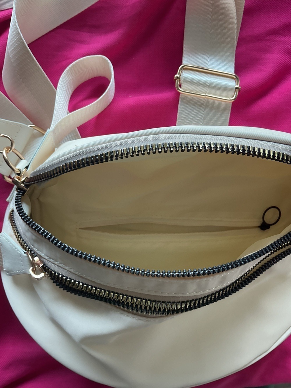 Beach Vacation Bundle!! Tote & Crossbody Pouch - Picture 9 of 13